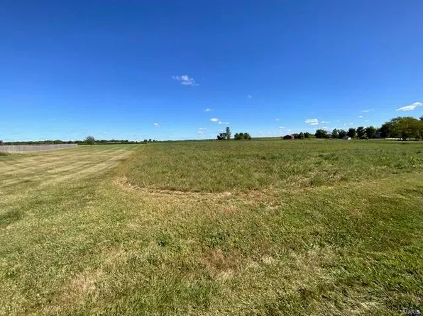 513 Zilles Rd, Highland, IL 62249