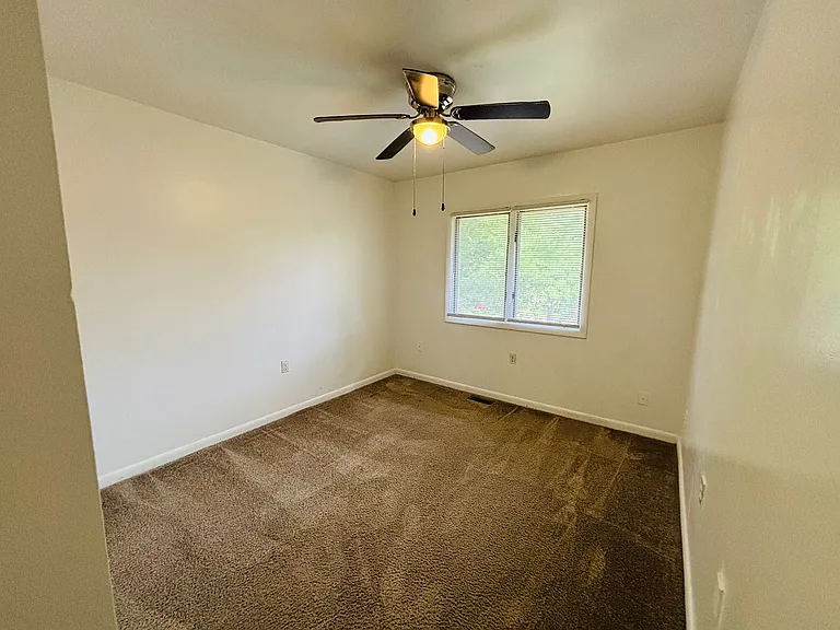 306 Shenandoah Cir — Photo 12