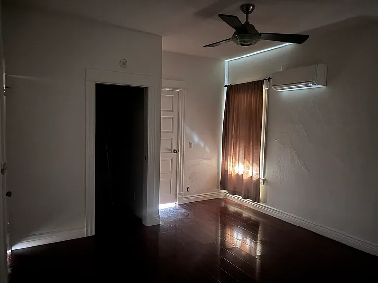 503 Bay St — Photo 25
