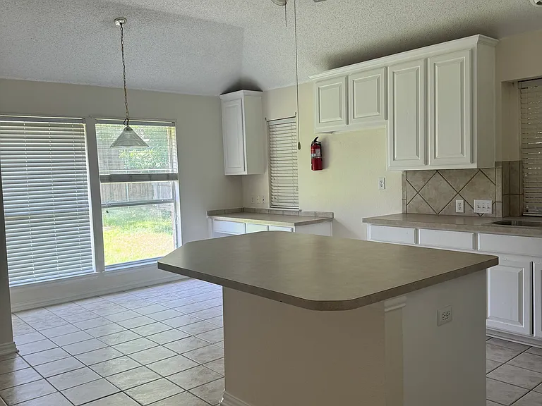 2306 Denham Dr — Photo 2