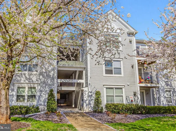 10007 Vanderbilt Cir APT 12, Rockville, MD 20850