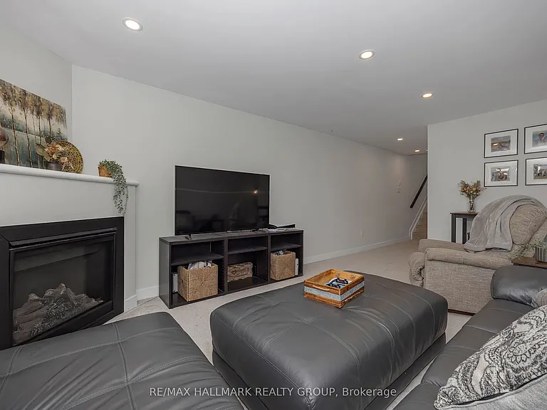 208 Big Dipper St E — Photo 33