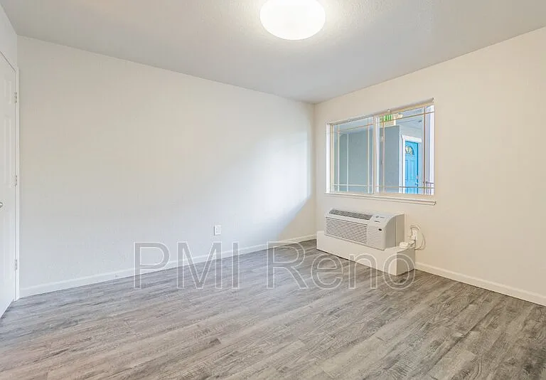 645 S Virginia St #3 — Photo 14