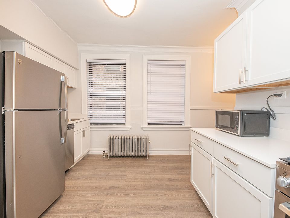 2nd image of 207 Kedzie St APT 1D