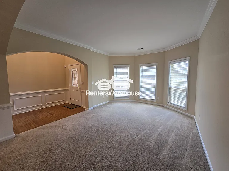 2761 Autumn View Dr — Photo 3