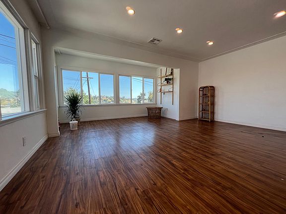 3rd image of 5117 Dartmouth Ave