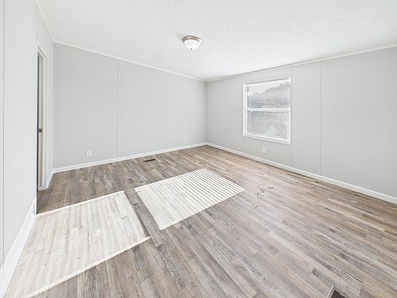 4th image of 1636 West Rd