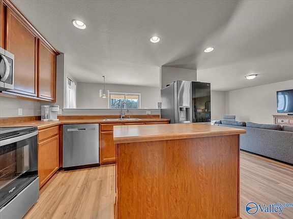 5th image of 220 Valleyside Dr NE