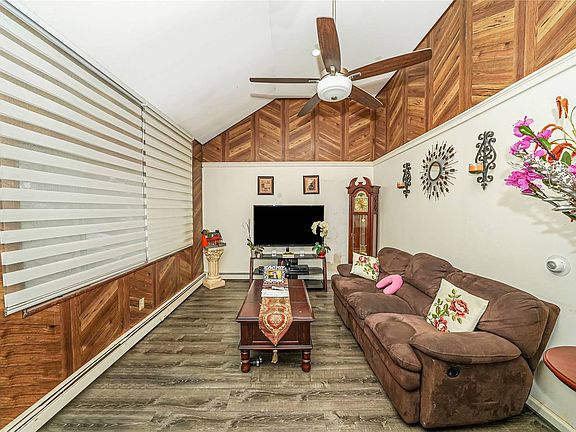 5th image of 207 Westwood Dr