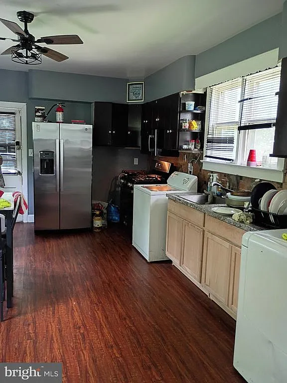 2 bed, 2.0 bath, 1110 sqft, $2,100 — Photo 2