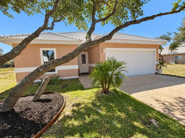 24 Saint Andrews Pl, Rockport, TX 78382