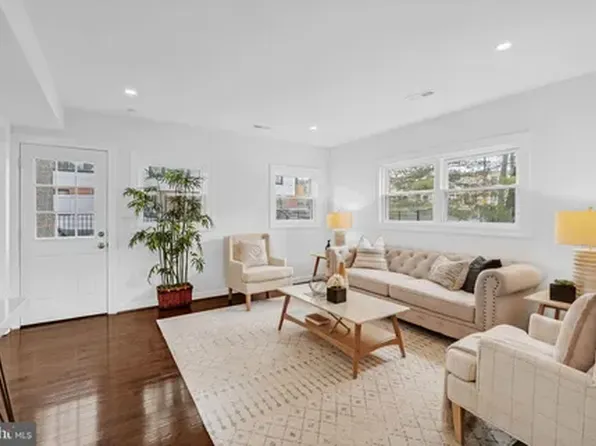 3009 20th St NE, Washington, DC 20018