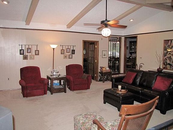3rd image of 6108 Circleview Dr