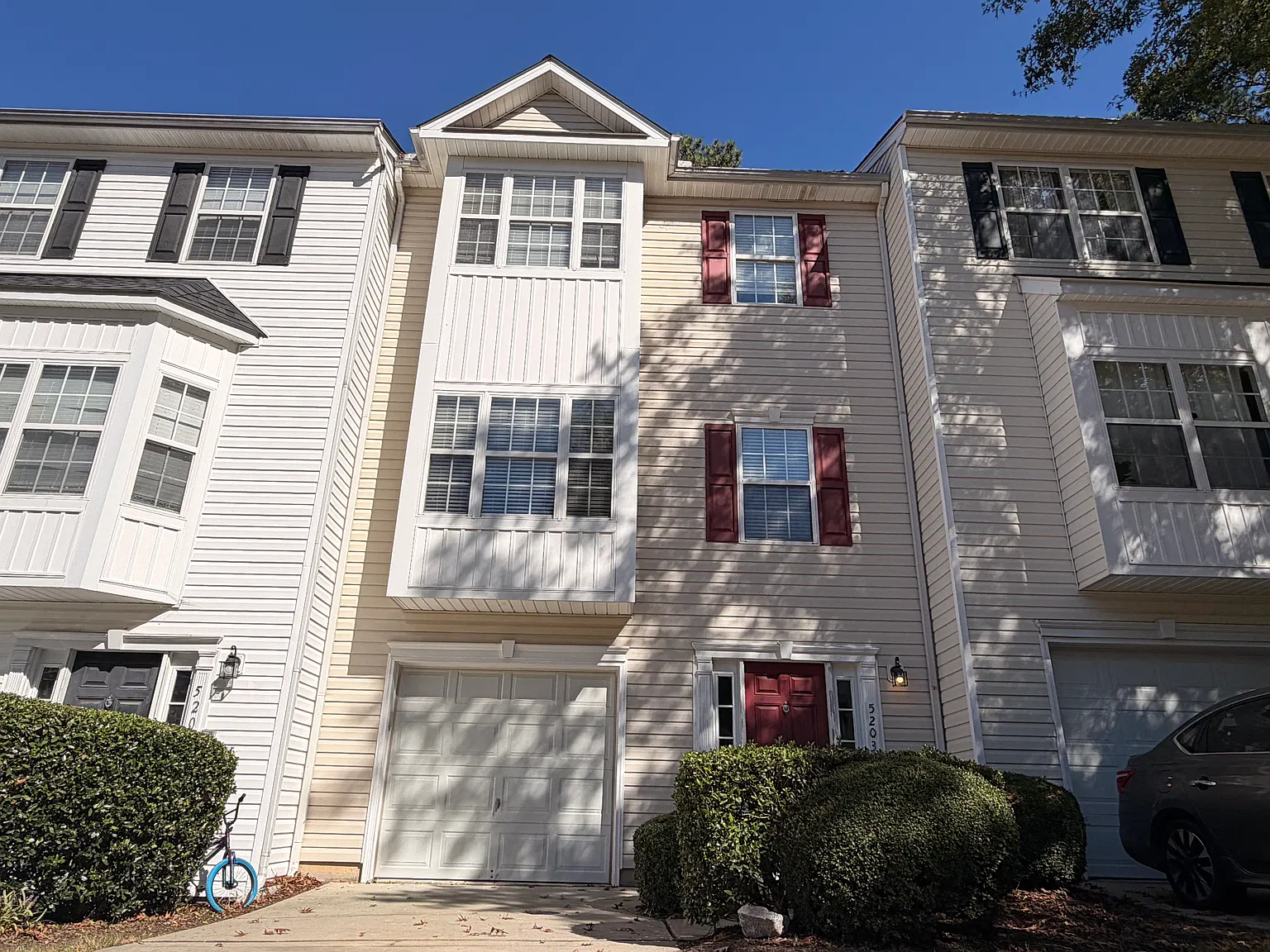 4 bed, 2457 sqft, $1,950 — Photo 1