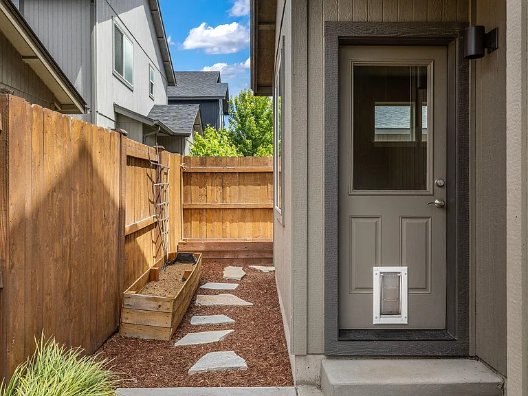 21154 Darnel Ave — Photo 33