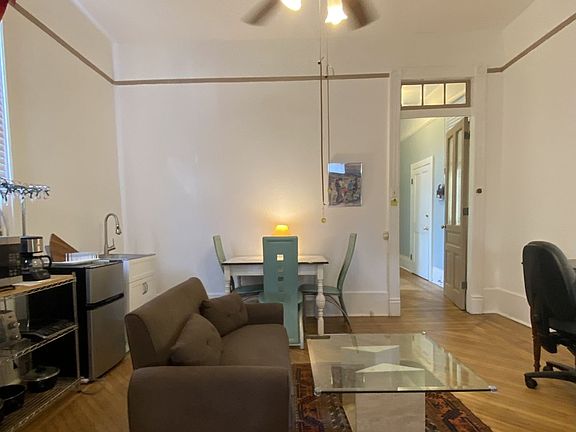 3rd image of 922 Adams St