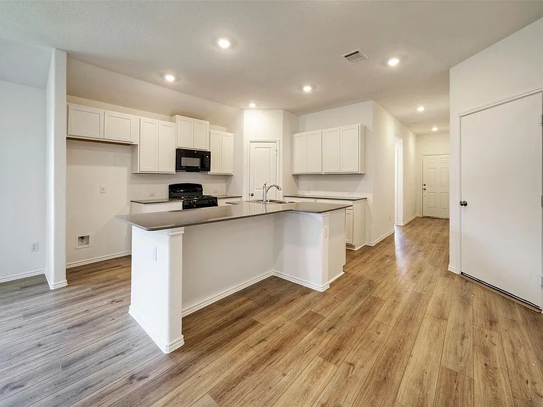 108 Montego St — Photo 6