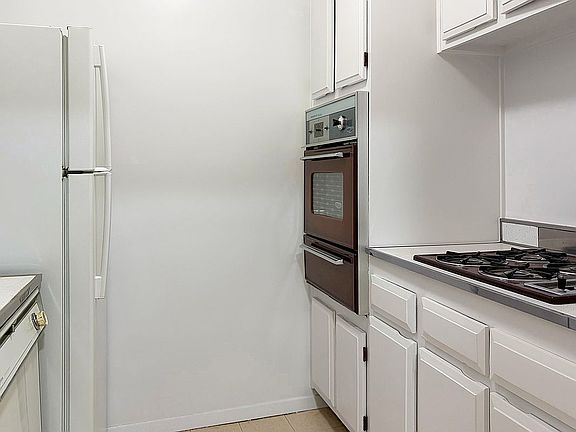5th image of 301 E 64th St APT 3F