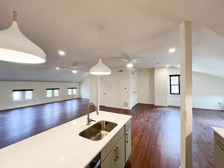 1425 Main Street — Photo 5