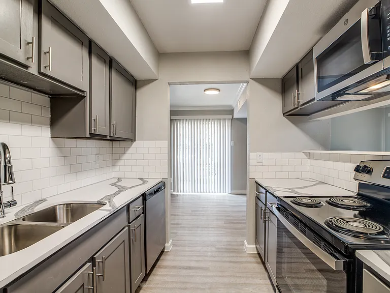The Sutton Apartments — Photo 26