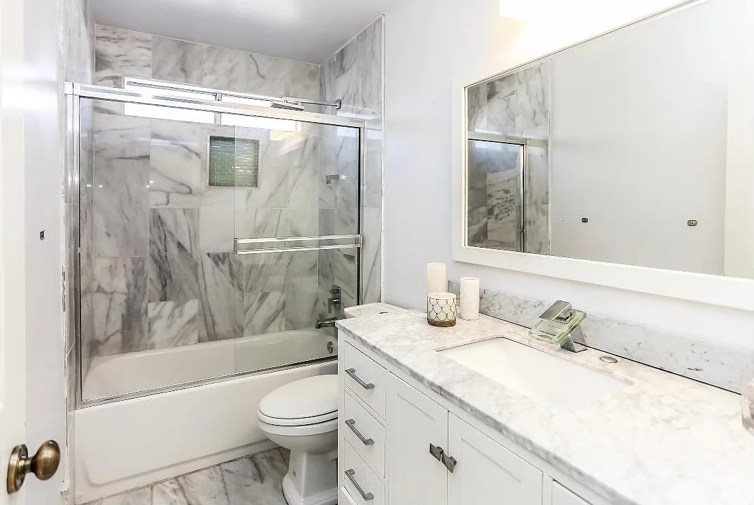 4 bed, 2279 sqft, $8,999 — Photo 3