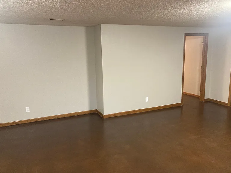 1511 N Lark Ln — Photo 23