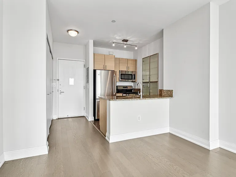 125 W 31st St #45C — Photo 3