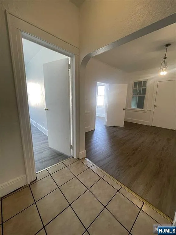 3 bed, 1.0 bath, $2,300 — Photo 3