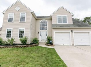 102 Horseshoe Ct, Egg Harbor Township, NJ 08234
