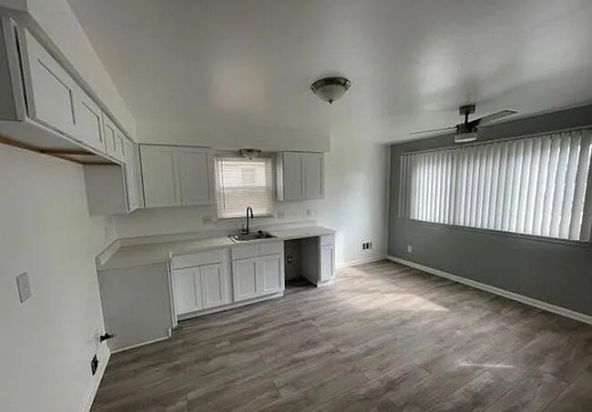 8475 Essex Ave — Photo 9