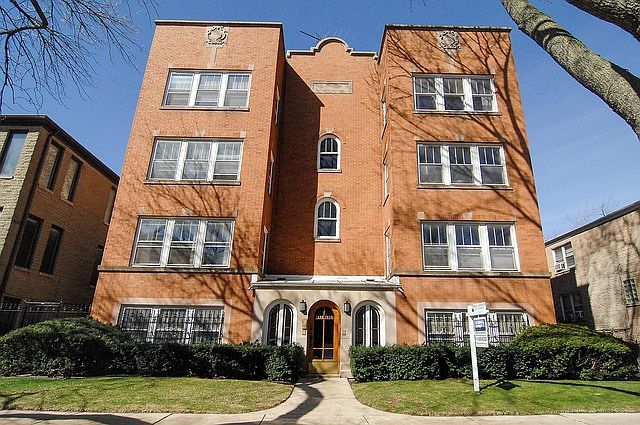 1st image of 7448 N Claremont Ave #1S