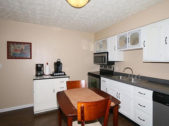 5th image of 9344 Bruce Dr