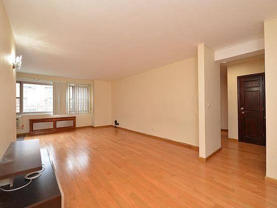 4th image of 2925 W 5th St