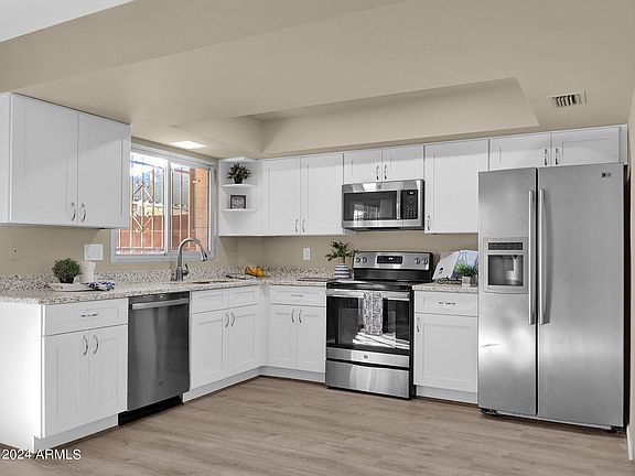 3rd image of 1566 W CAMPBELL Avenue