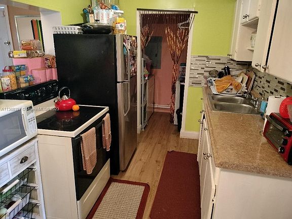 4th image of 20910 NE 12th Ct