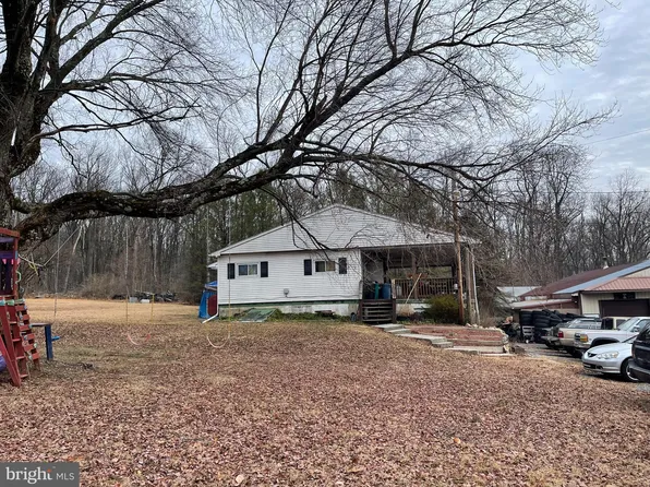 99 Five Points Rd, Mertztown, PA 19539