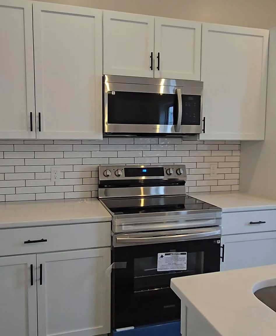 2 bed, 1.5 bath, 1000 sqft, $2,000 — Photo 2