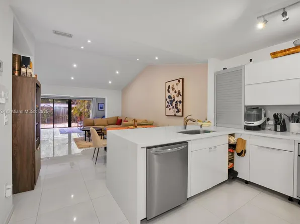 8596 SW 115th Pl, Miami, FL 33173