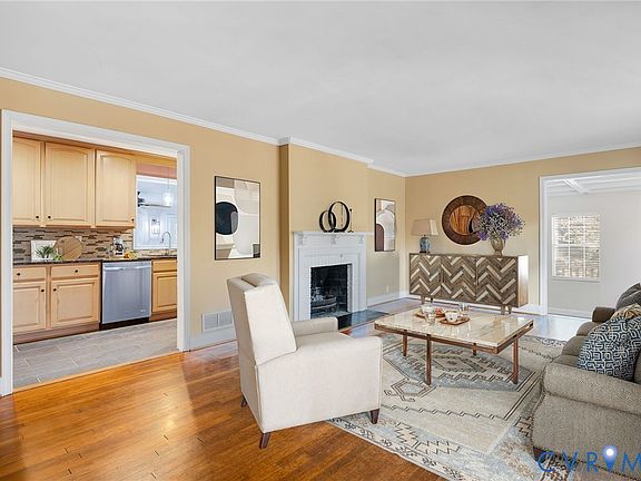 3rd image of 8208 Avignon Dr