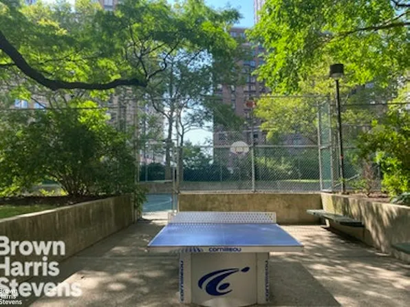 165 West End Avenue 2J image 11 of 12
