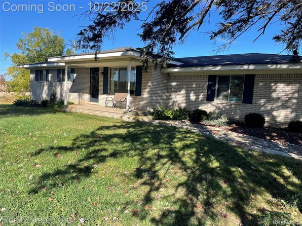 6335 Tubspring Rd, Almont, MI 48003