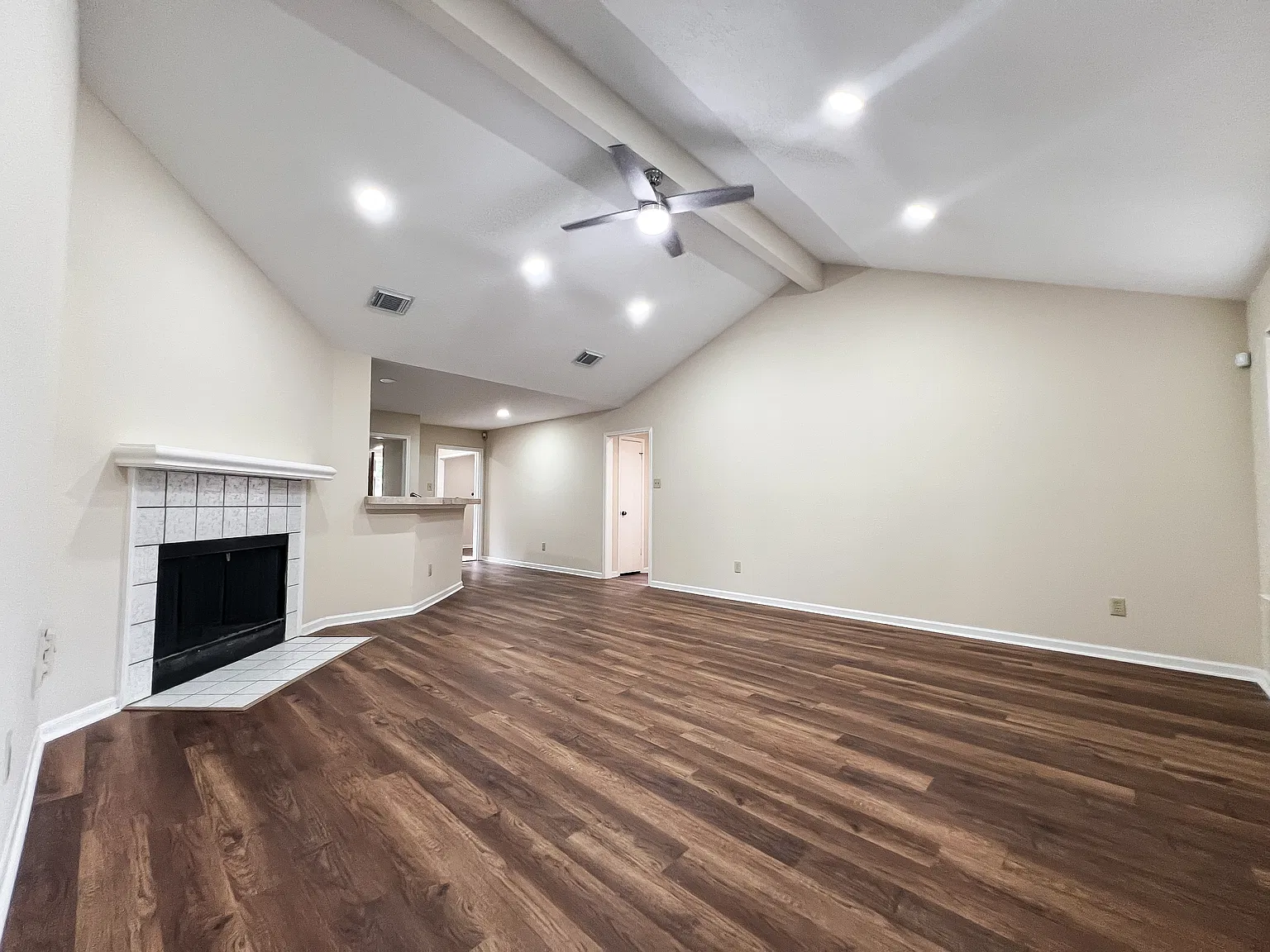 3 bed, 1831 sqft, $1,800 — Photo 4