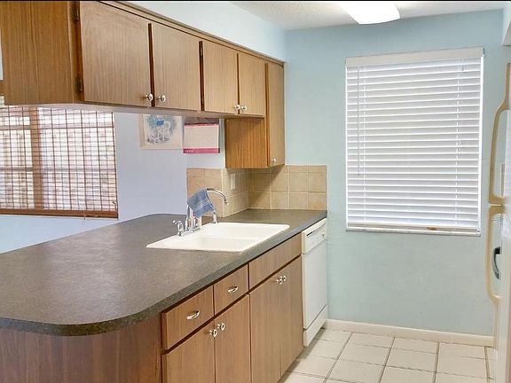 2nd image of 5711 Mariposa Dr