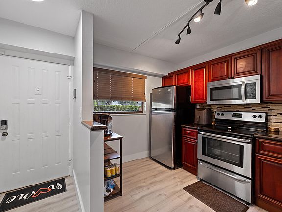 5th image of 7579 NW 79th Avenue #106