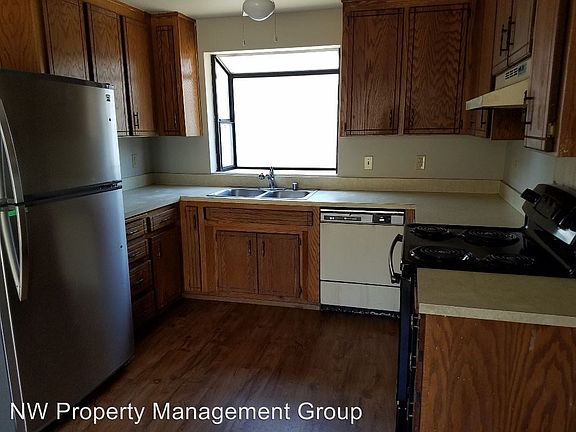 2nd image of 5402 101st Pl NE