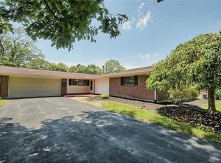 2427 Tennyson Dr, Bellbrook, OH