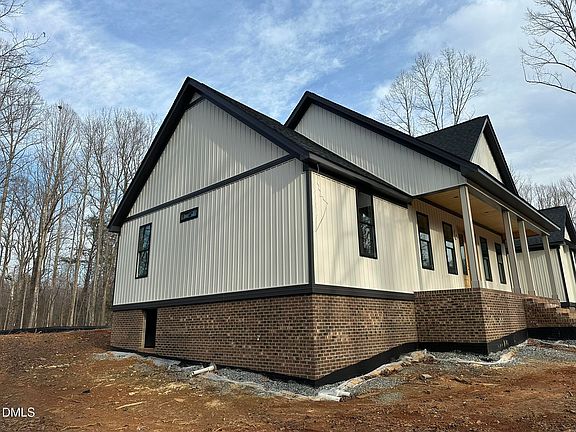 5th image of 1420 McCray Rd