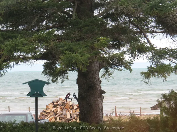 9 Lakeshore Blvd S, South Bruce Peninsula, ON N0H 2G0