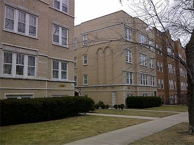 2nd image of 1918 W Morse Ave APT 2N