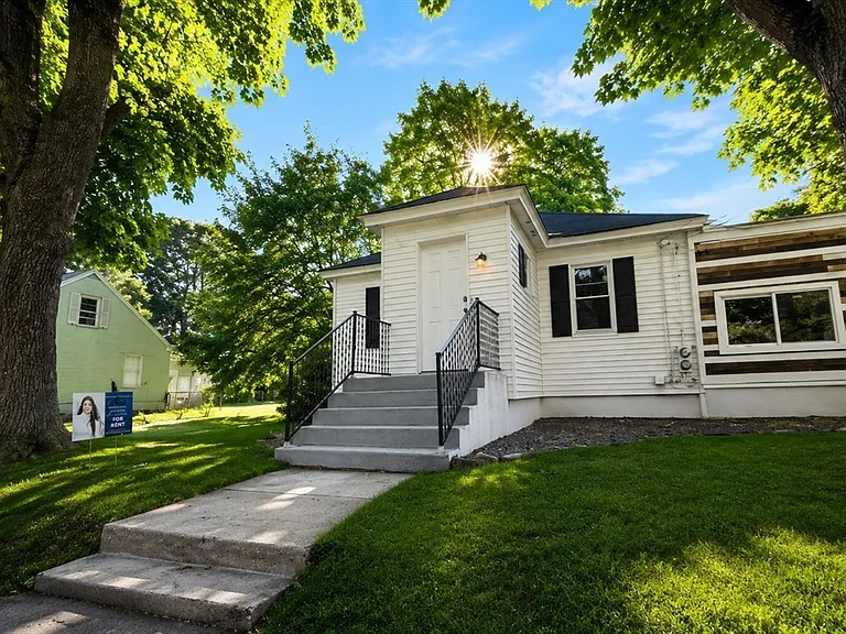60 Howard St #1 — Photo 1